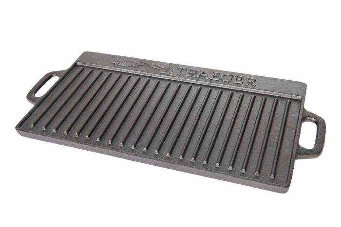 BF-Accessories_BAC382_Reversible Cast Iron Griddle_Traeger