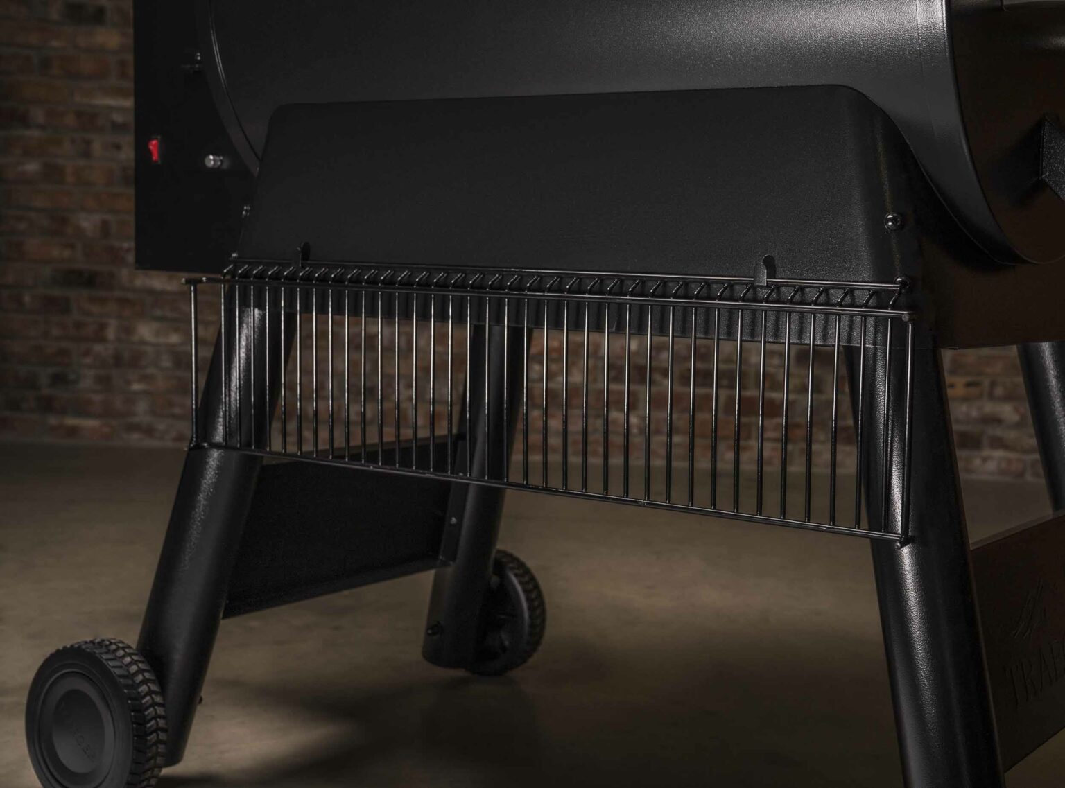 Pro 780_Exterior Storage Hooks for Extra Grill Rack