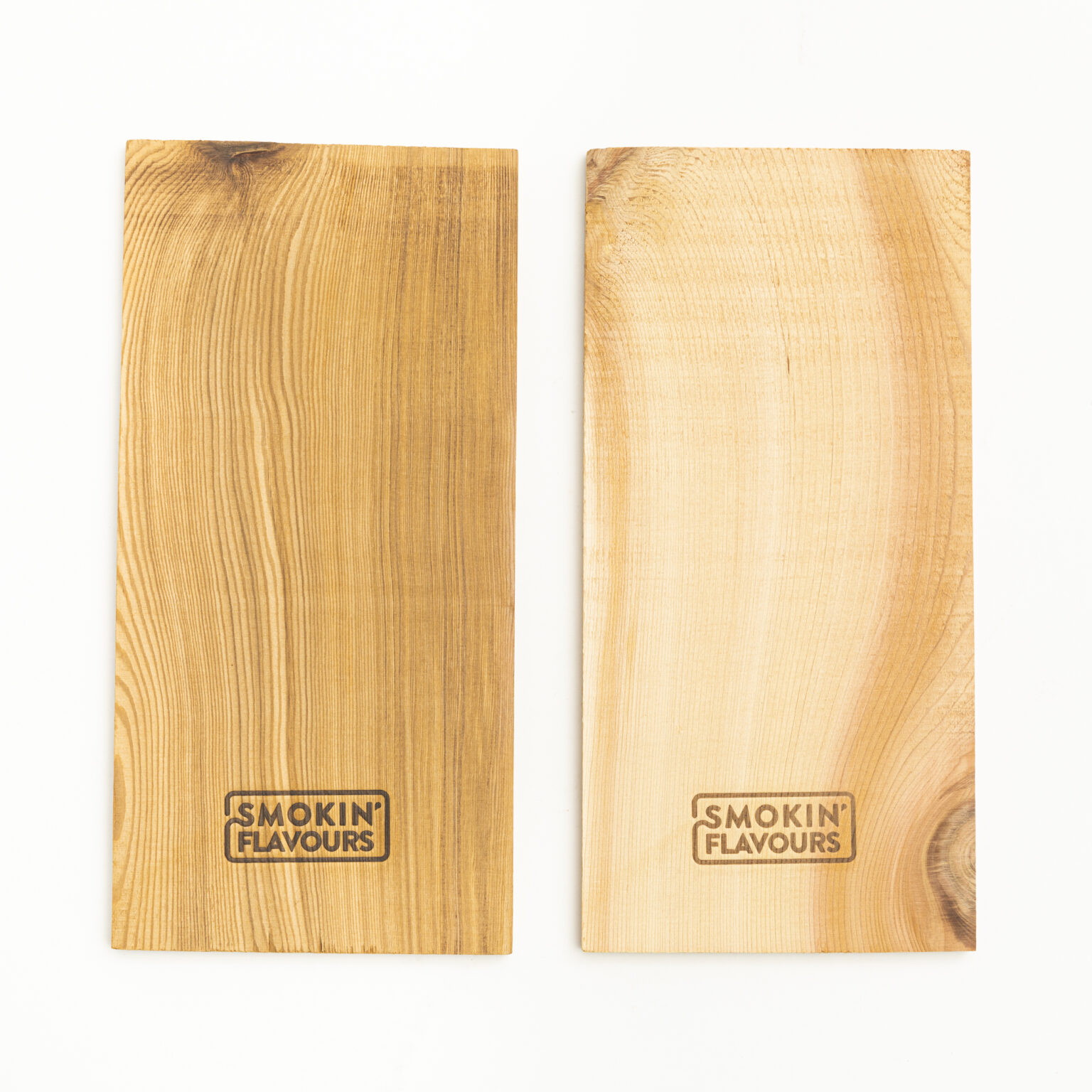 Smoking-Flavours- cederhouten-plank-rookplank-pose2