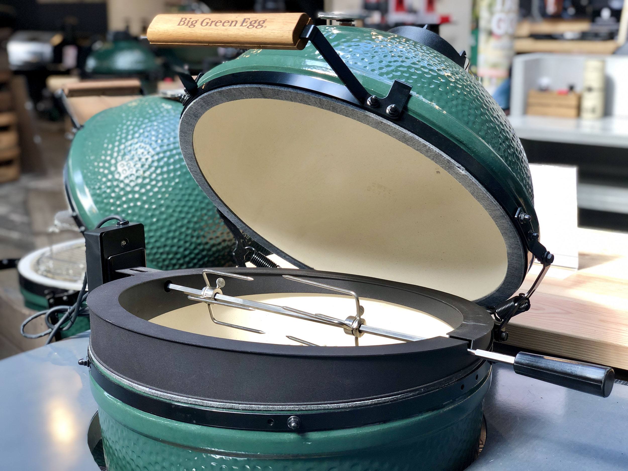 spit on fire bbq lady large big green egg 1