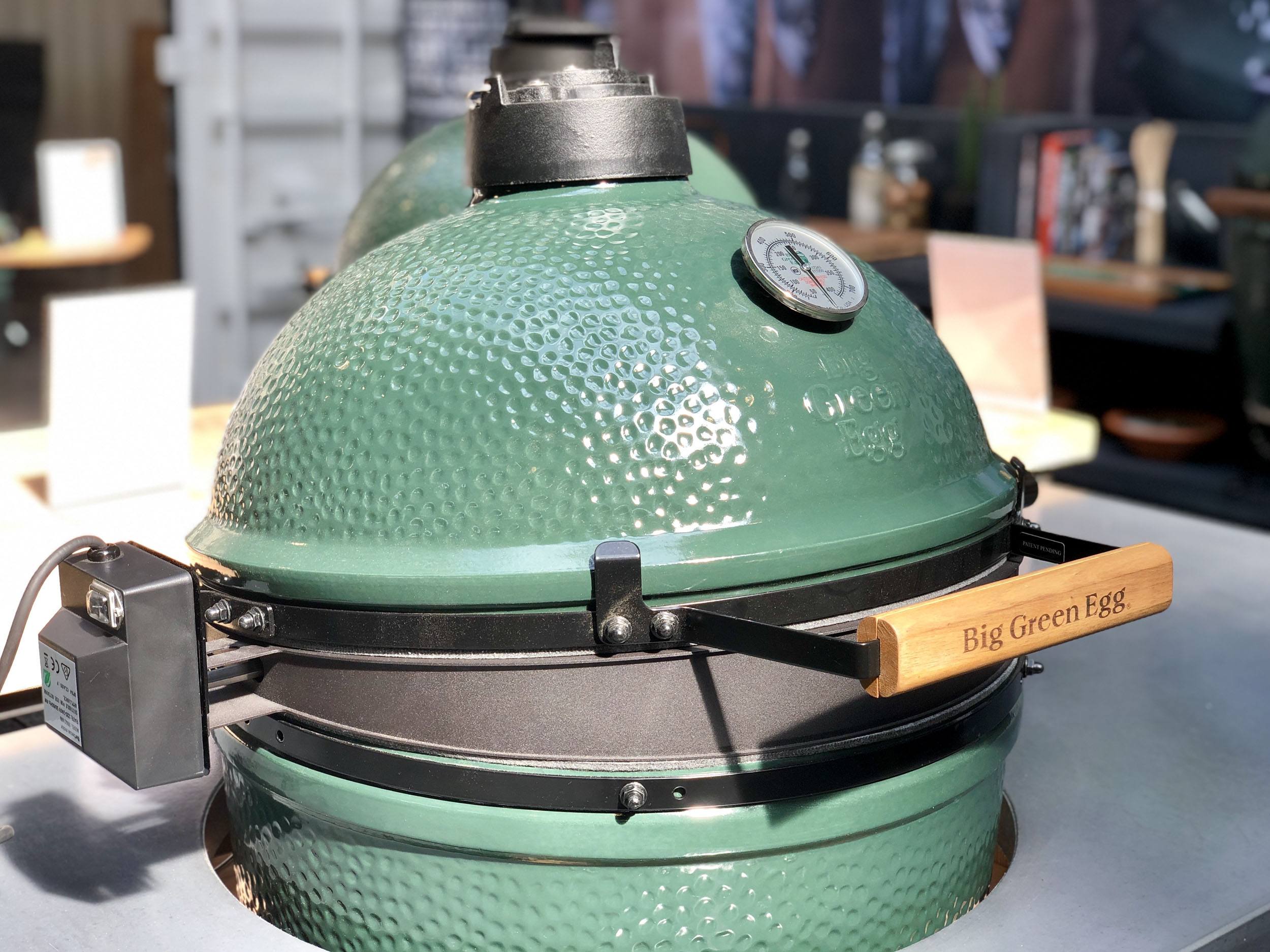 spit on fire bbq lady large big green egg 3