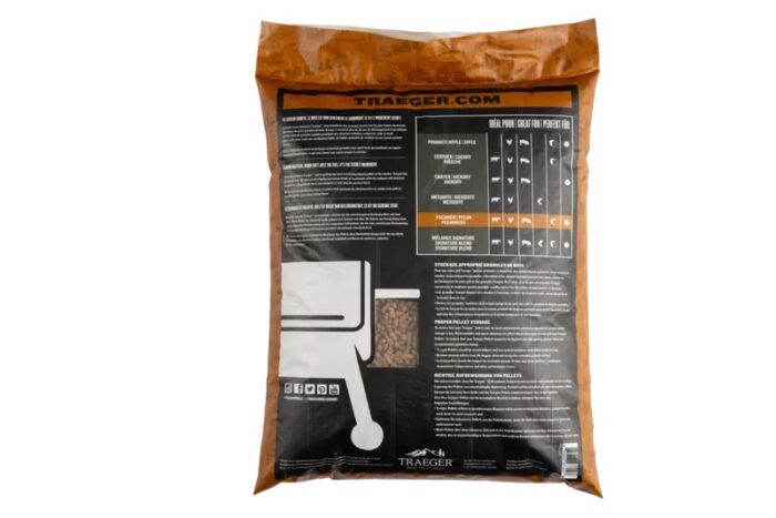 traeger-new-int-pecan-pellets-studio-back
