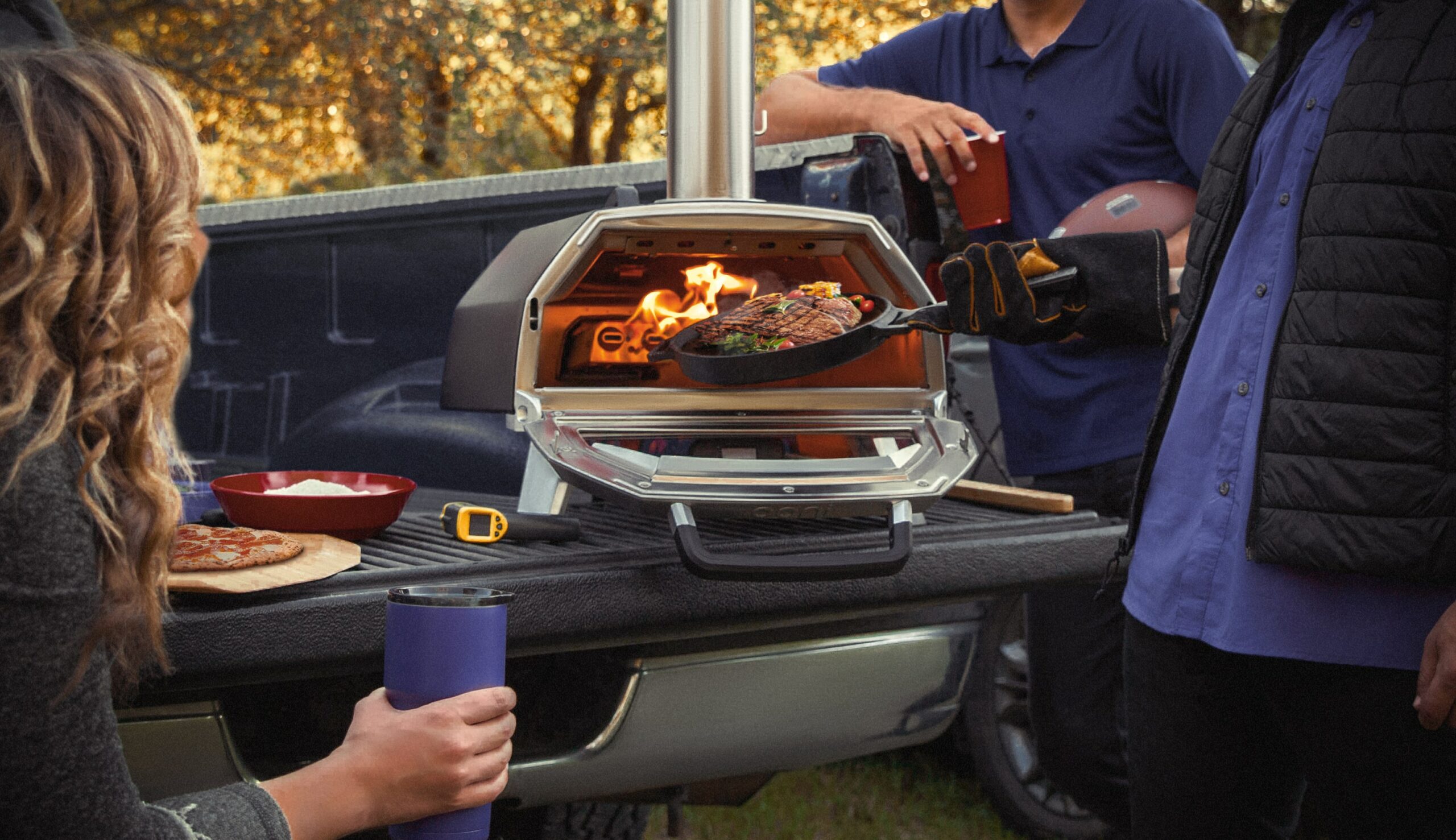 Lifestyle Ooni Karu 16 Tailgating - Gas Burner Cast Iron1 (1)-min
