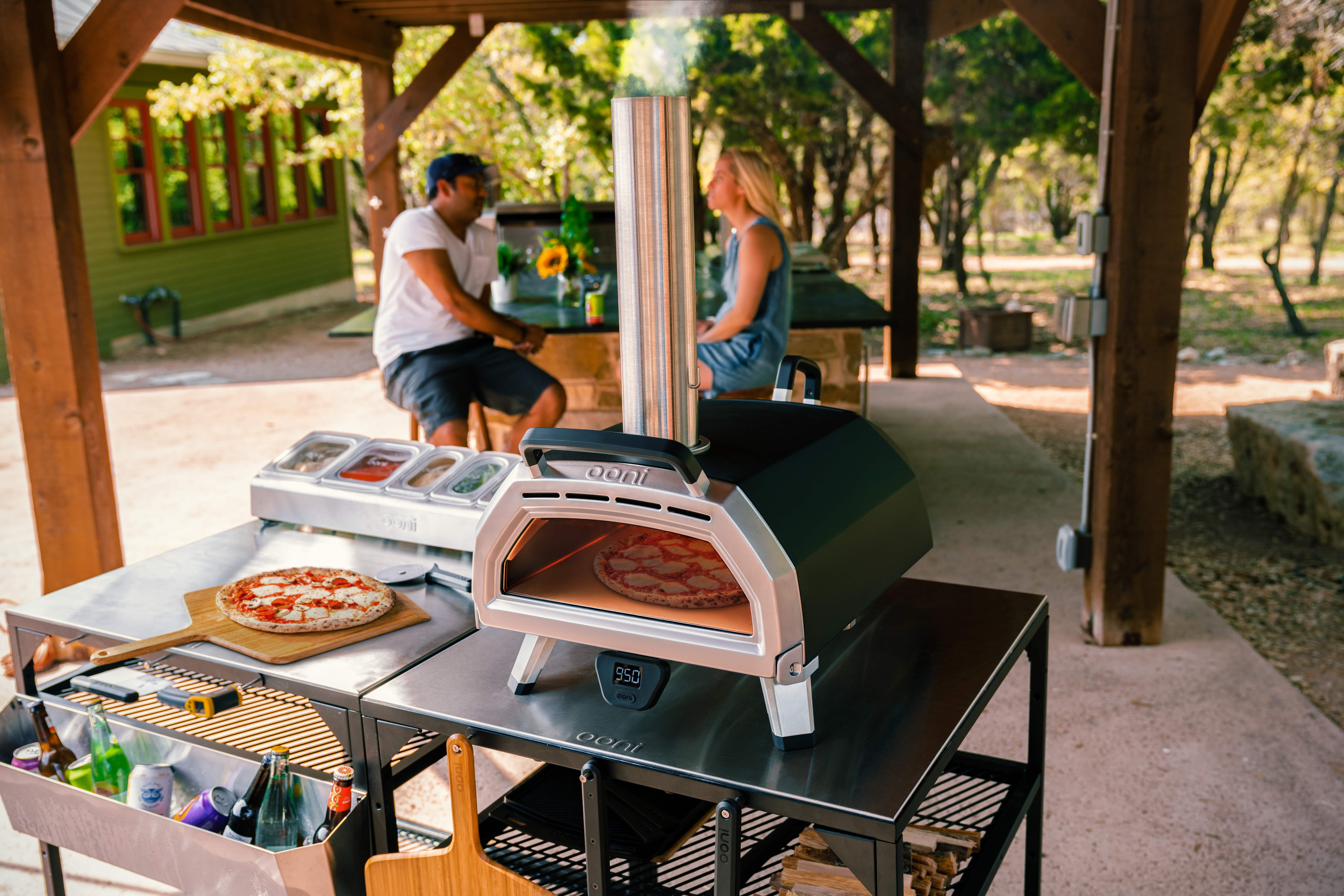 Ooni Karu 16-Lifestyle-Austin-0321-2-min