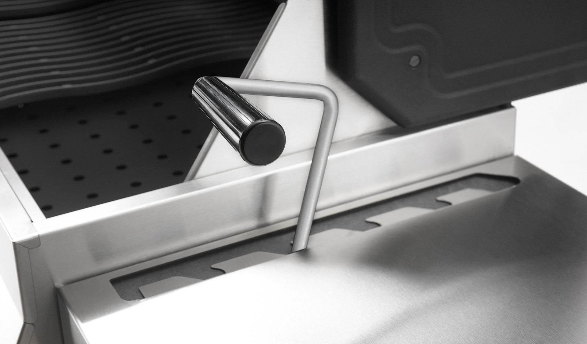 napoleon-charcoal-professional-605-hendel-rooster