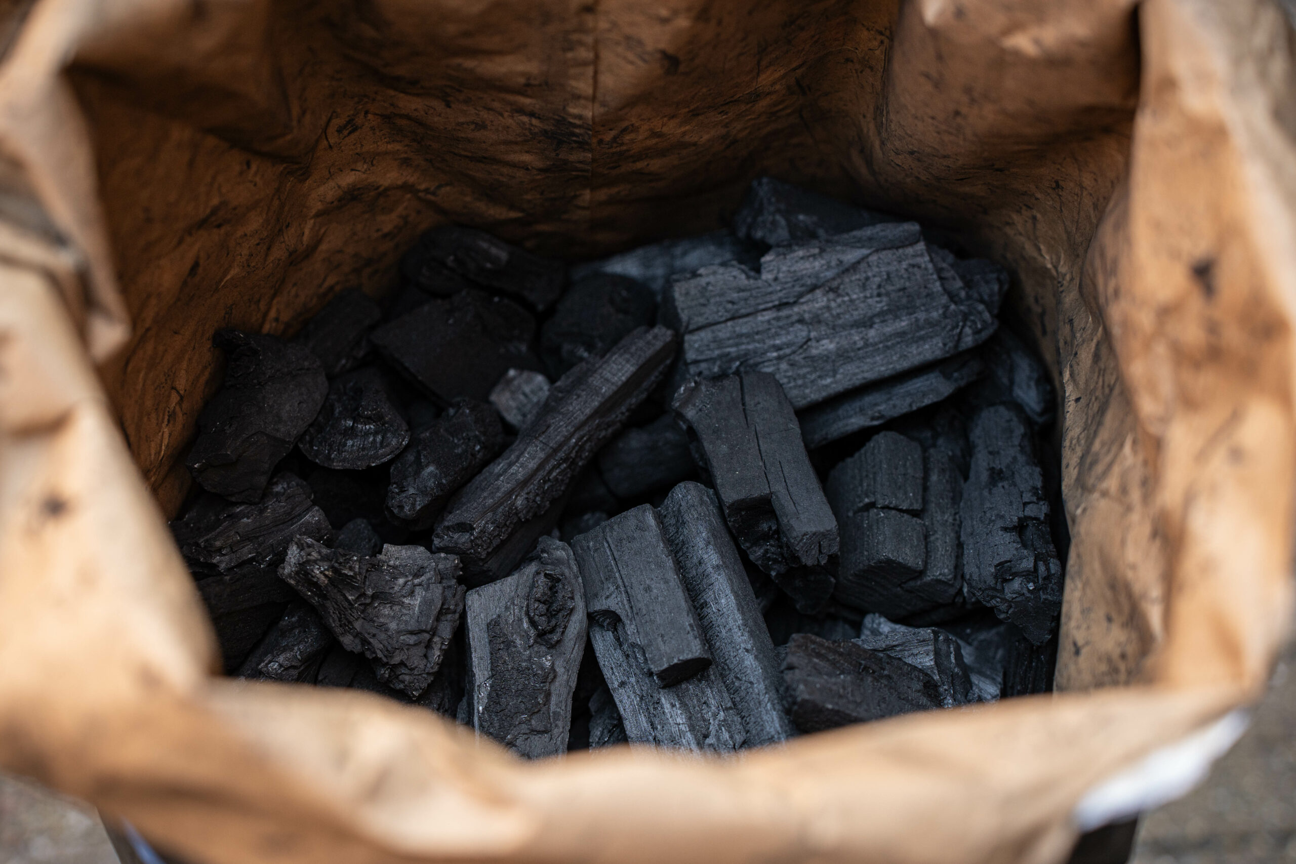 Bastard-zak-black-wattle-houtskool-vergelijking-2