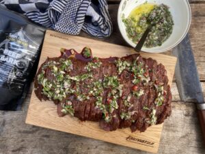 Flat-Iron-steak-met-chimichurri