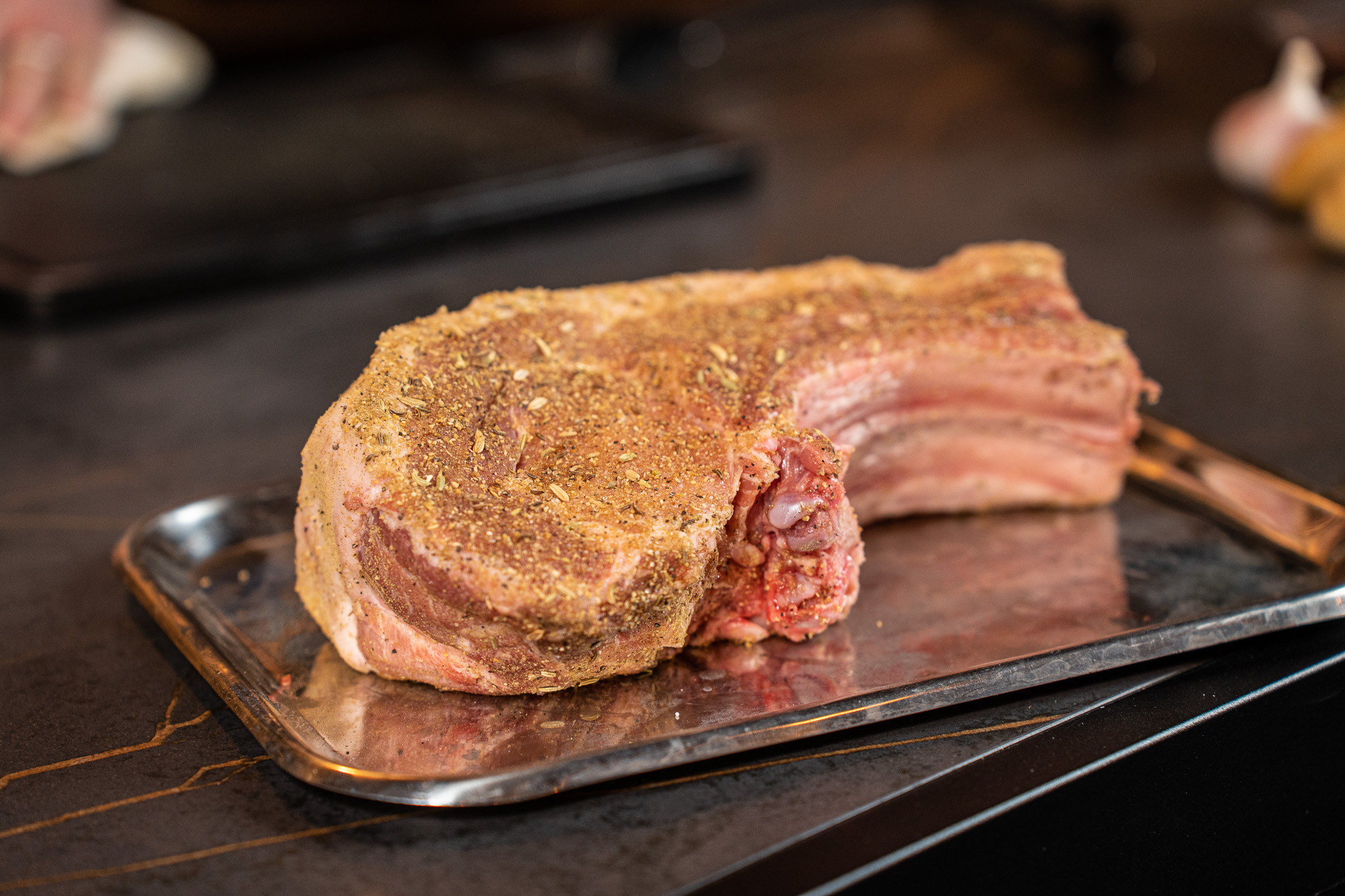 Tomapork-op-hooi-recept-varken-varkensrack