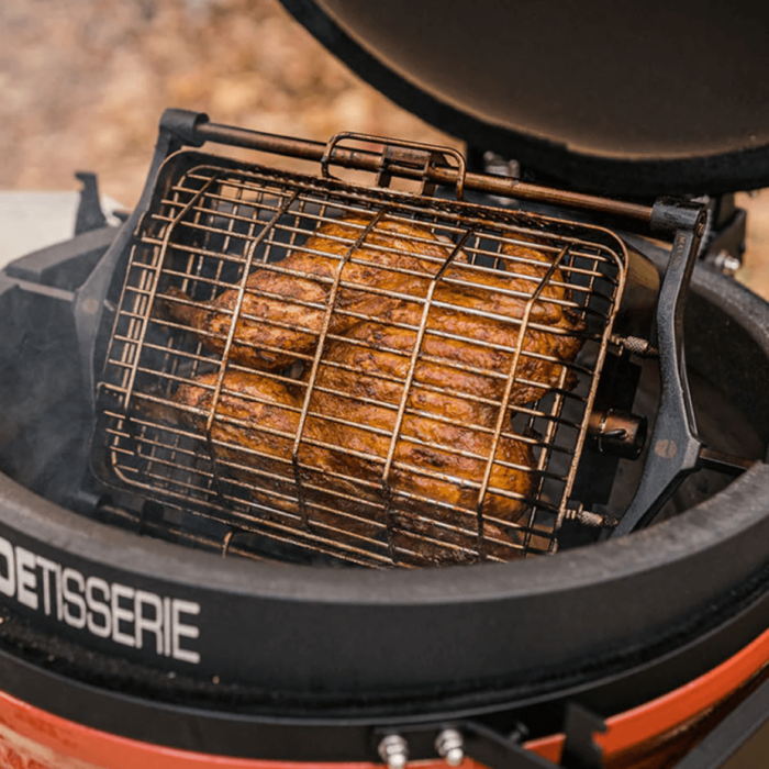 kamado-joe-joetisserie-basket-hele-kip