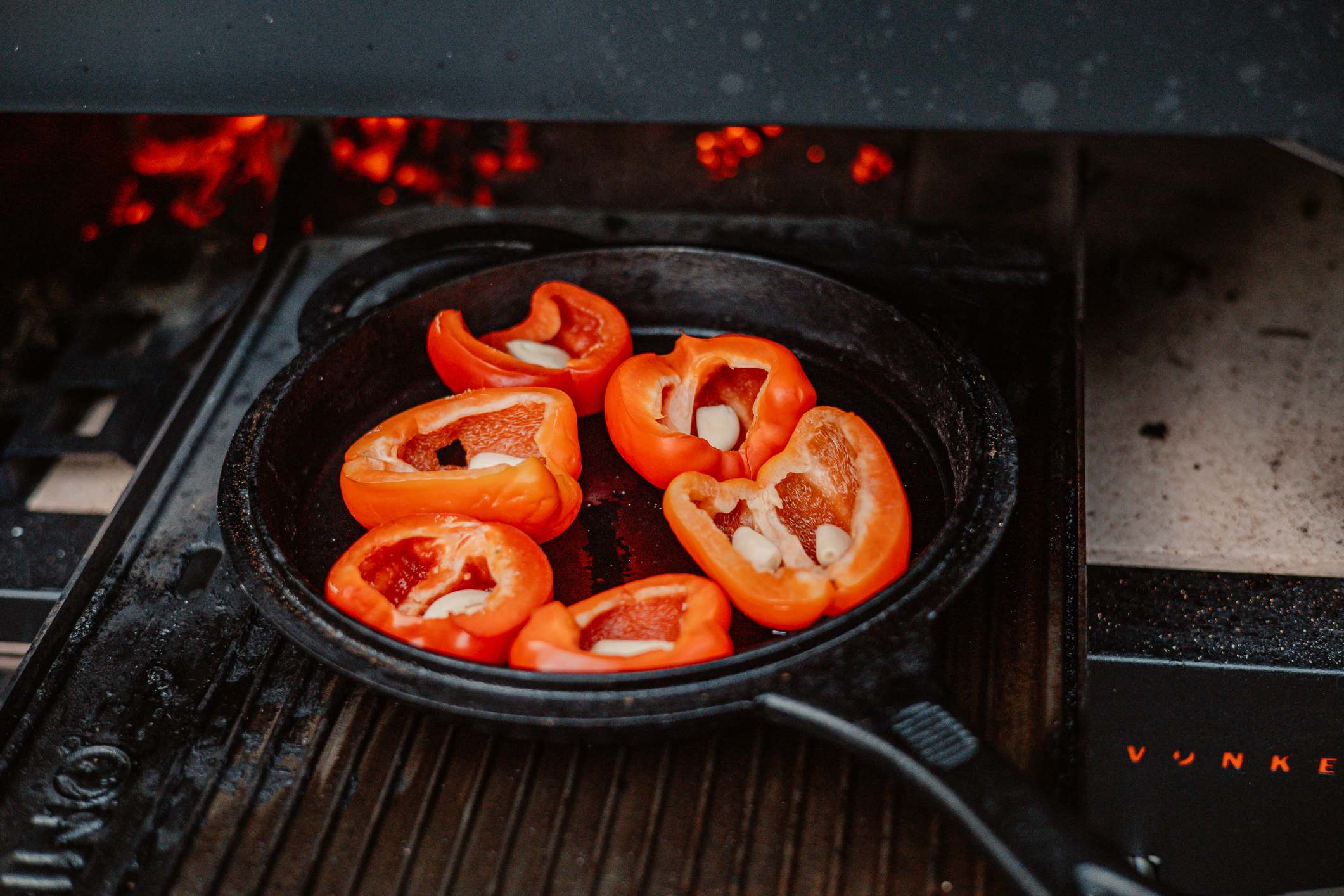 Grill-and-roast-tool-vonken-houtoven-sfeer-