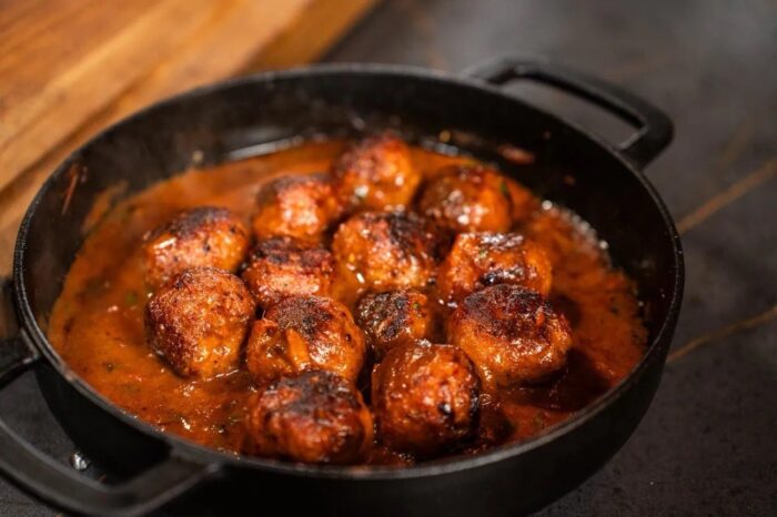 Spaghetti-Meatballs-tomaten-meatballs