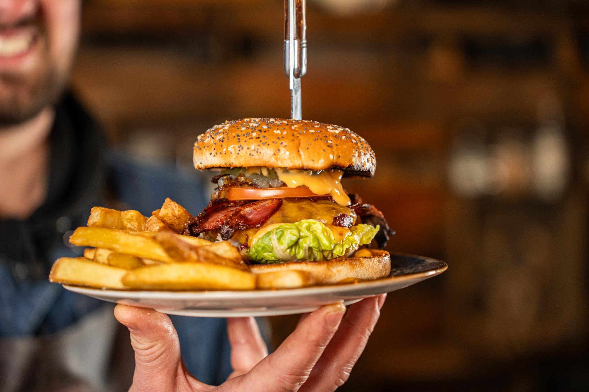 Fotografie kamado cursus recepten-hamburger-resultaat